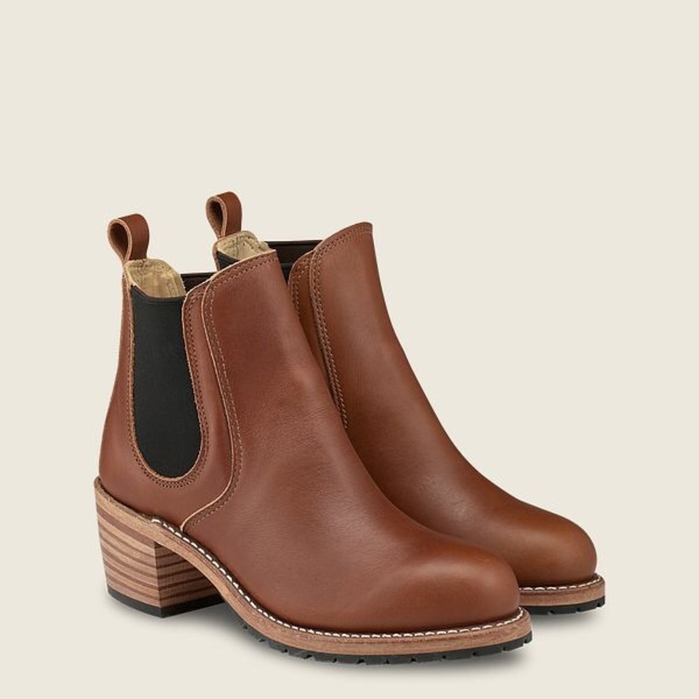 Red wing heritage boots ! Great condition!